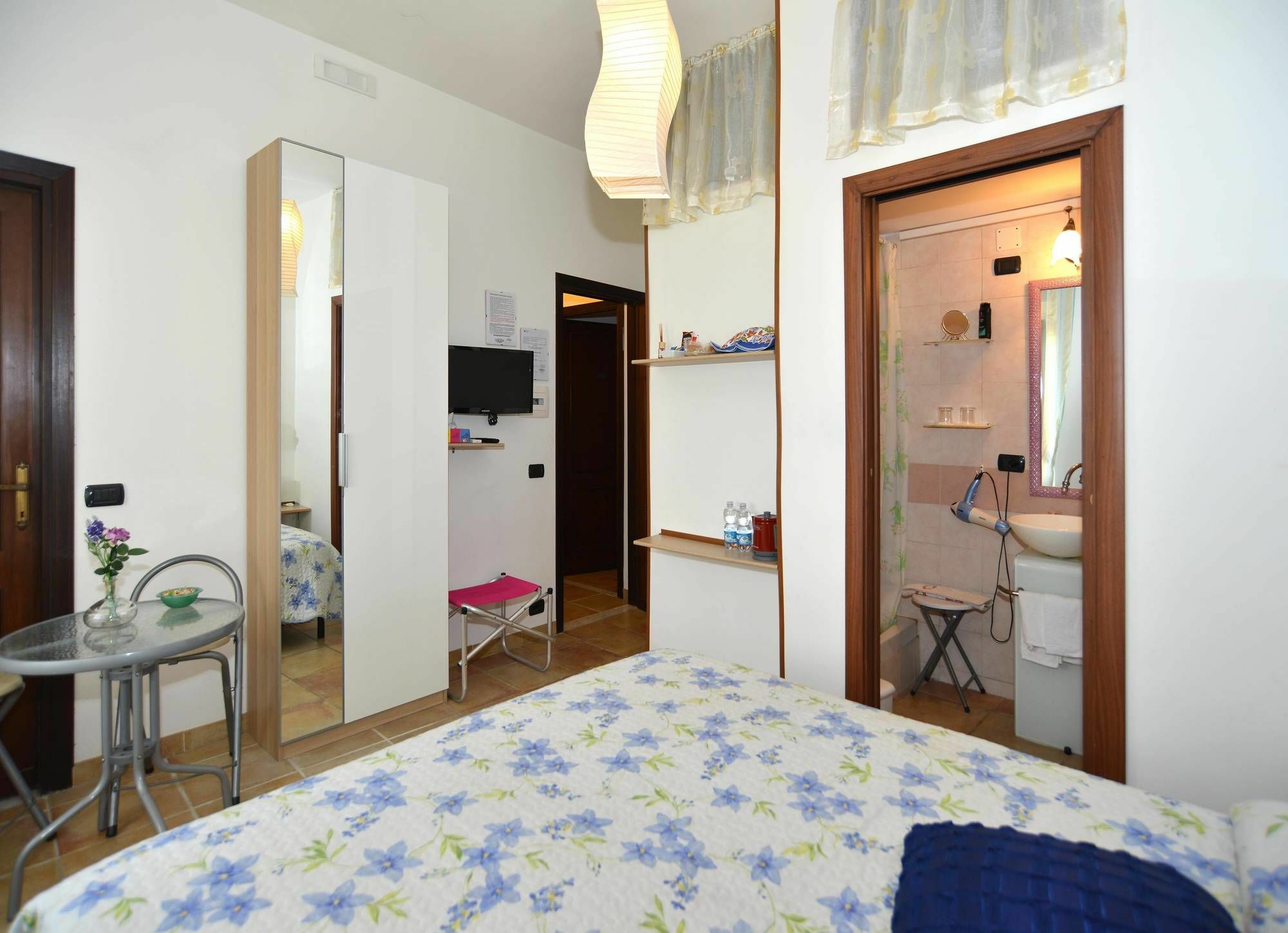 La Finestra Di Umberto Vicino Al Centro Con Parcheggio Privato Bed & Breakfast Viterbo Exterior photo